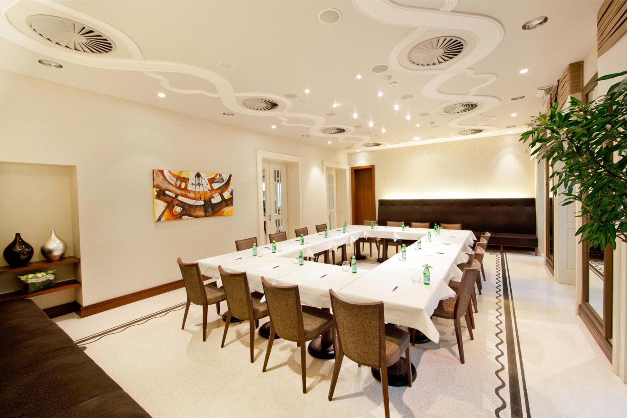 Roset Hotel & Residence Bratislava Ngoại thất bức ảnh
