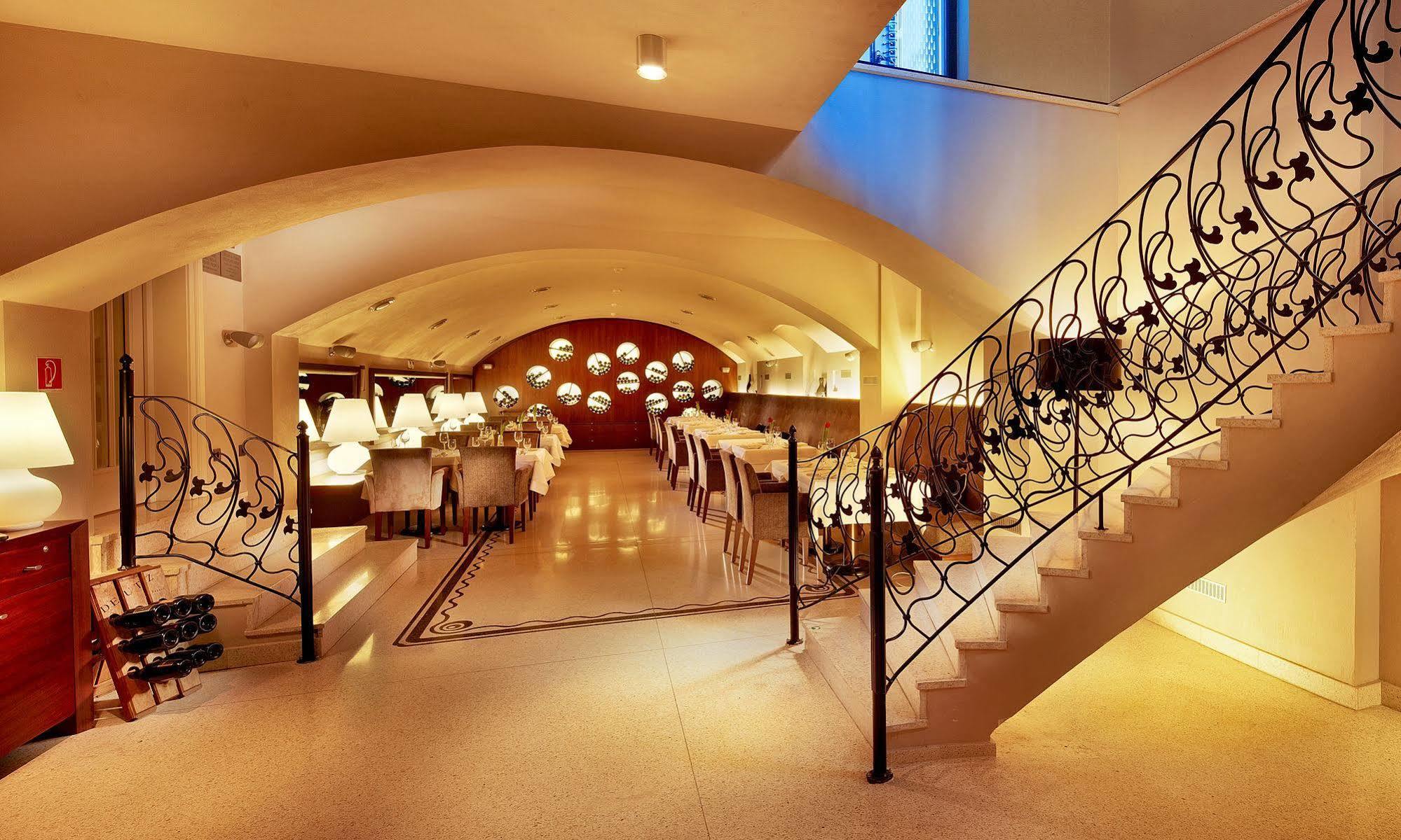 Roset Hotel & Residence Bratislava Ngoại thất bức ảnh
